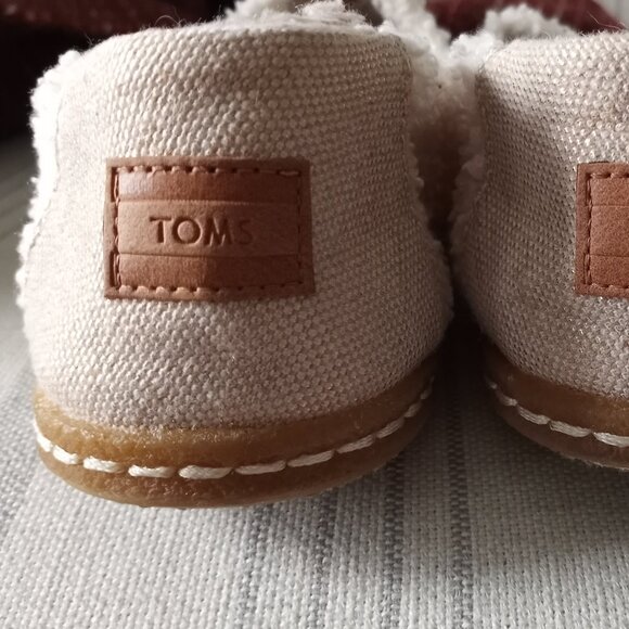 'TOMS' ALPERGATA Size 8 Faux Shearling Flats EUC - Picture 6 of 16